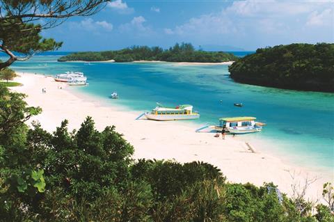 川平湾：石垣屈指の美しい湾